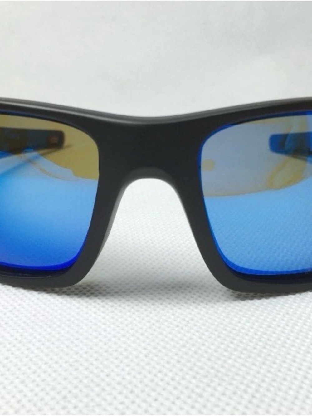Oakley sunglasses Gascan Steel Matte Black Frame Blue Polarized lens OO9096-01